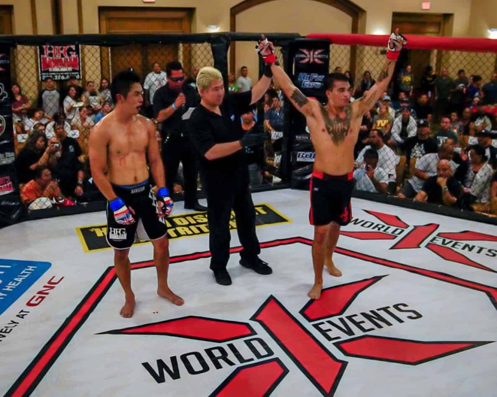 Blake Fialka defetaed Jeremy Santiago