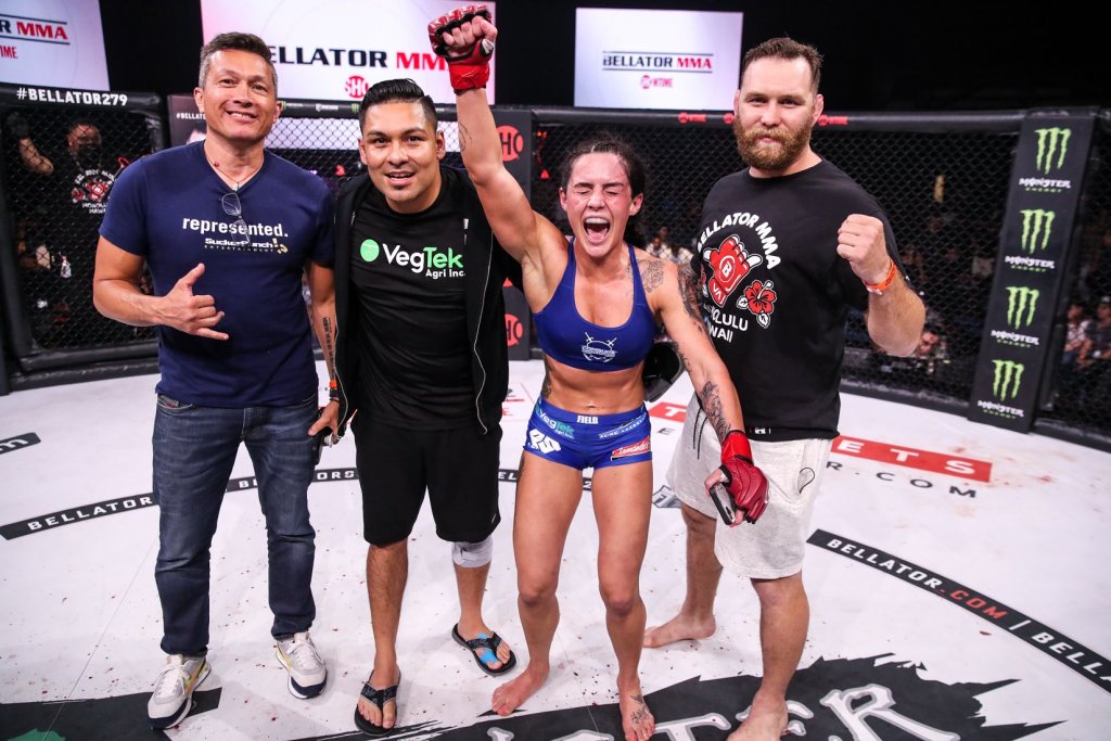 randi field and team at bellator 279