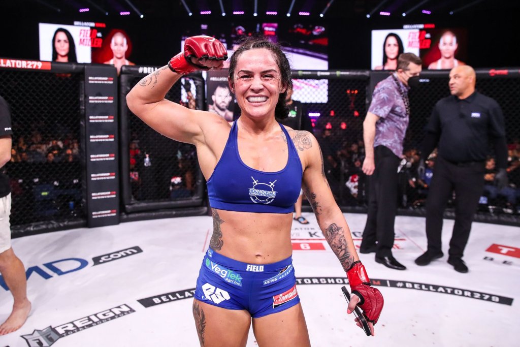 Randi Field winner Bellator 279