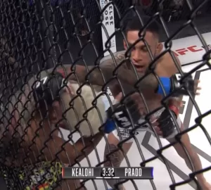 Rodney Kealohi elbows opponent